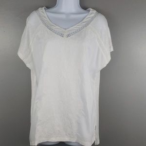 Gloria Vanderbilt vneck t-shirt